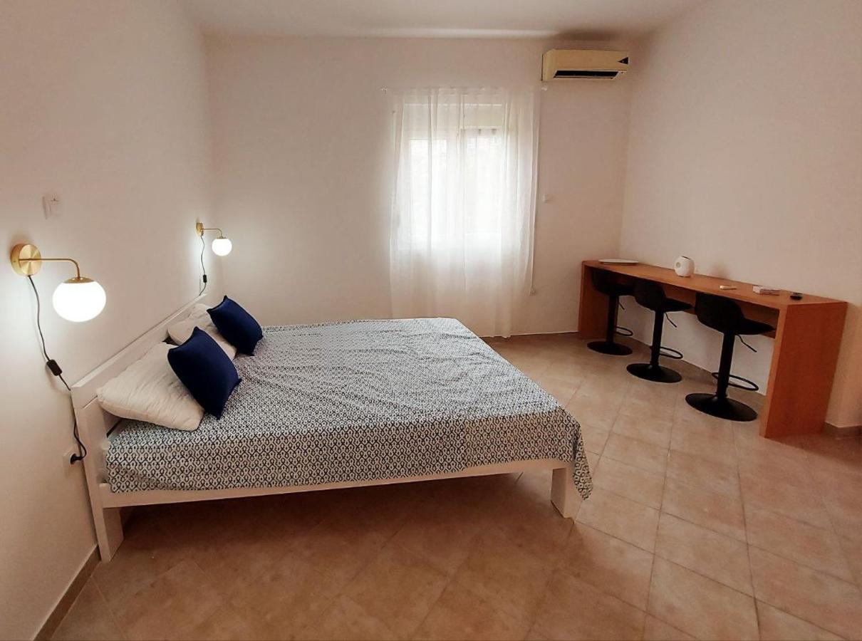 Apartmani Radovic Бієла Екстер'єр фото