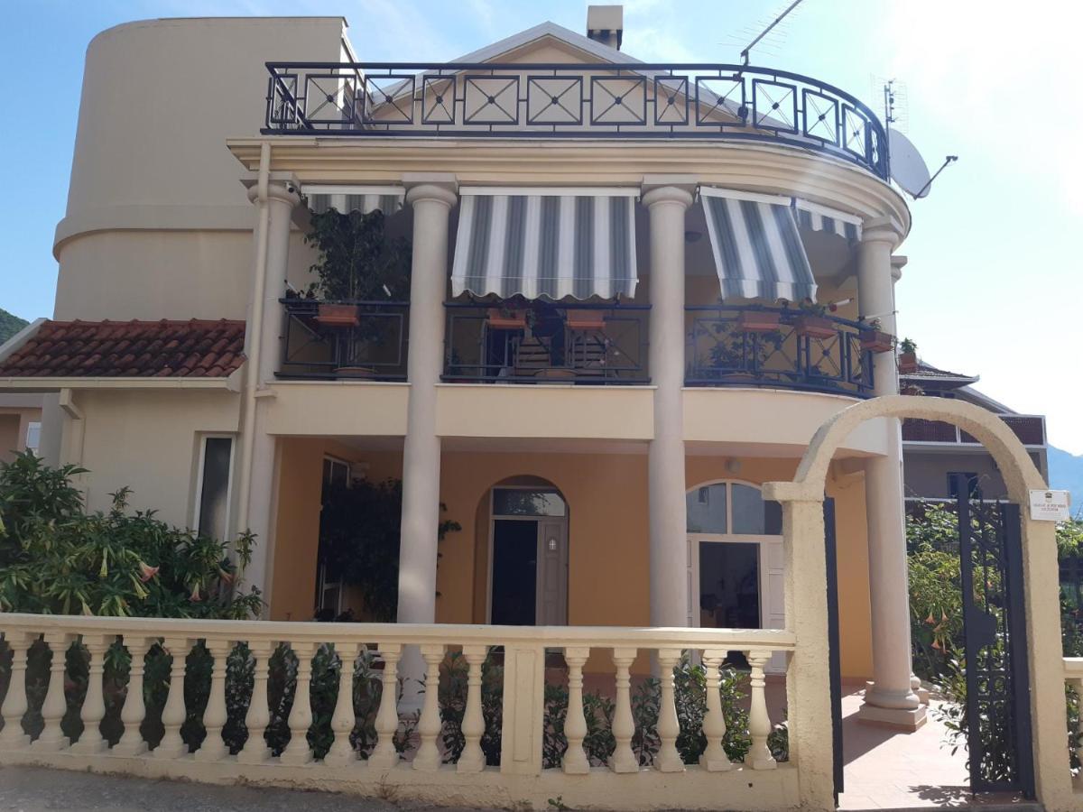 Apartmani Radovic Бієла Екстер'єр фото